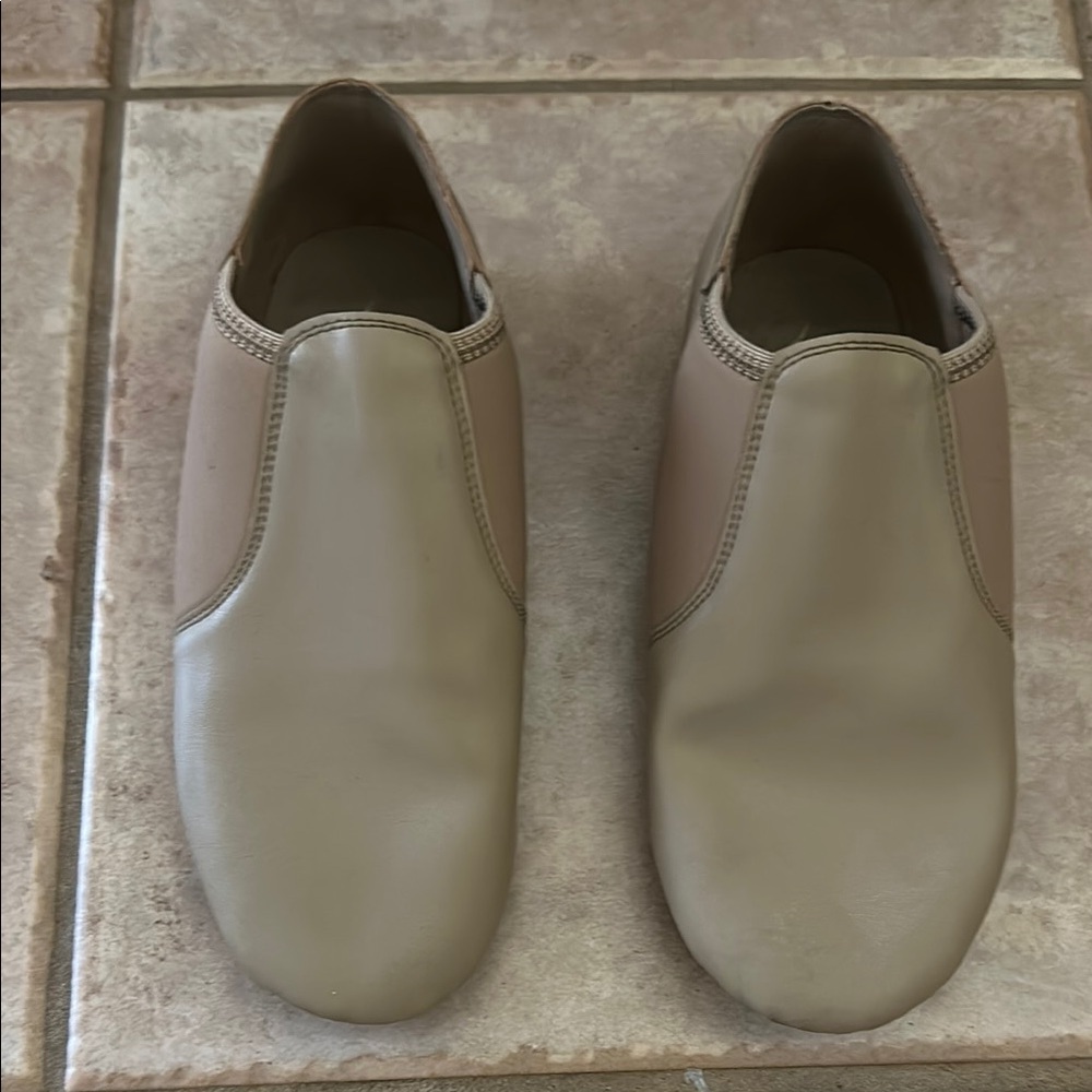 EUC Stelle Tan Jazz Shoes